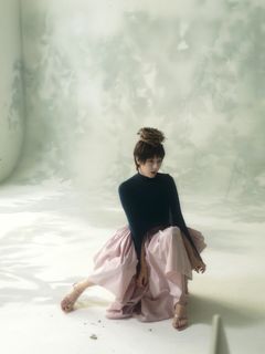 Dilraba Dilmurat feet photo 4