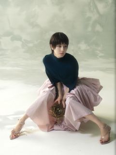 Dilraba Dilmurat feet photo 3