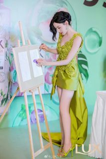 Dilraba Dilmurat feet photo 8