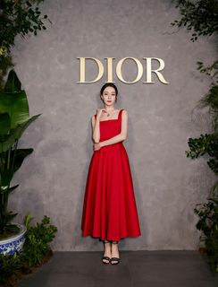 Dilraba Dilmurat feet photo 15