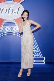 Dilraba Dilmurat feet photo 3