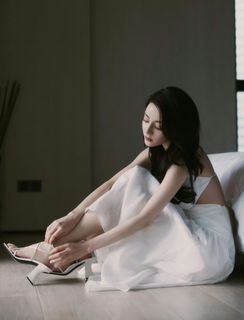 Dilraba Dilmurat feet photo 11