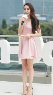 Dilraba Dilmurat feet photo 19