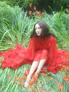 Dilraba Dilmurat feet photo 16