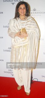 Dimple Kapadia feet photo 14