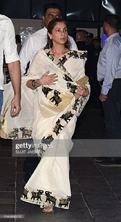 Dimple Kapadia feet photo 11