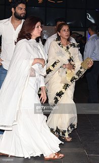 Dimple Kapadia feet photo 10