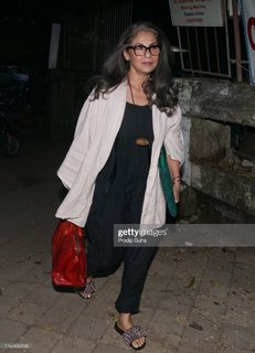 Dimple Kapadia feet photo 7