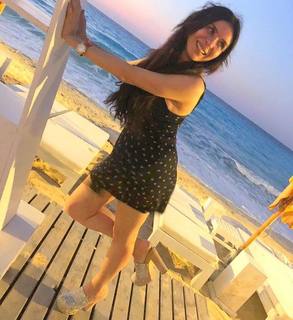 Dina feet photo thumbnail