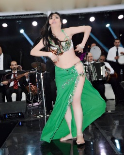 Dina feet photo thumbnail