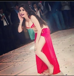 Dina feet photo thumbnail