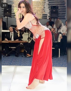 Dina feet photo thumbnail