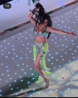 Dina feet photo thumbnail