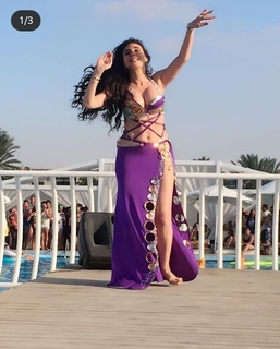 Dina feet photo thumbnail