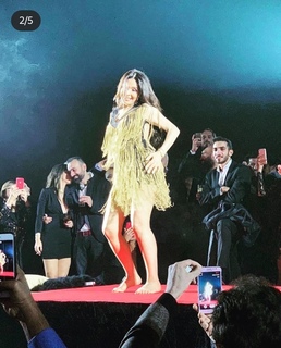 Dina feet photo thumbnail