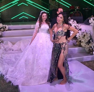 Dina feet photo thumbnail