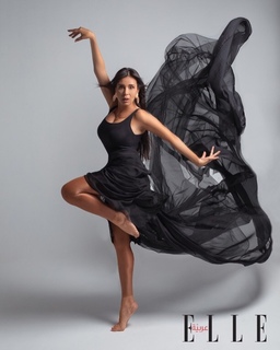 Dina feet photo thumbnail