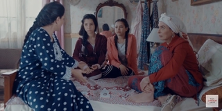 Dina feet photo thumbnail