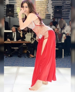 Dina feet photo thumbnail