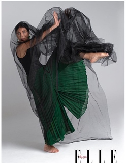 Dina feet photo thumbnail