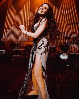 Dina feet photo thumbnail