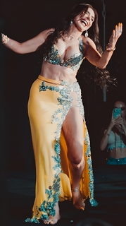 Dina feet photo thumbnail