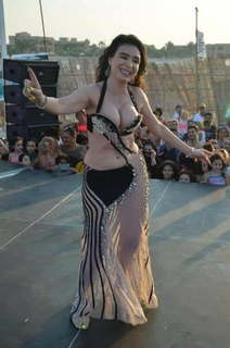 Dina feet photo thumbnail