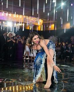 Dina feet photo thumbnail