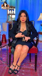 Dina feet photo thumbnail