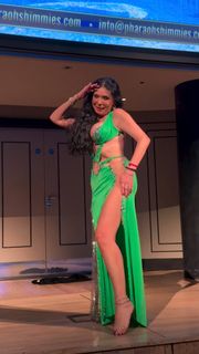 Dina feet photo thumbnail