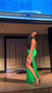 Dina feet photo thumbnail