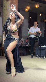 Dina feet photo thumbnail