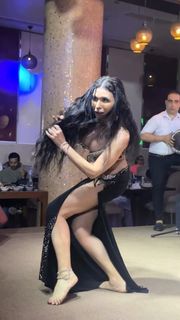 Dina feet photo thumbnail