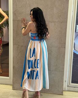 Dina feet photo thumbnail