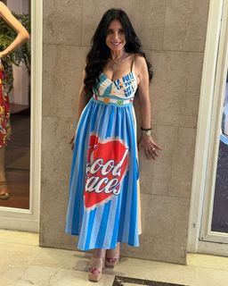 Dina feet photo thumbnail