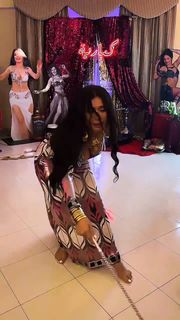 Dina feet photo thumbnail