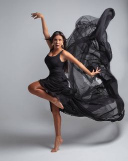 Dina feet photo thumbnail