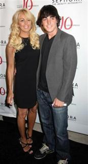 Dina Lohan feet photo 18