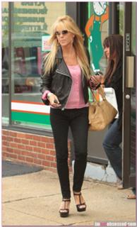 Dina Lohan feet photo 7