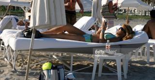 Dina Lohan feet photo 6