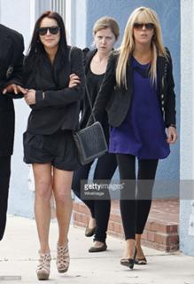 Dina Lohan feet photo 3