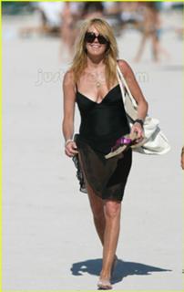 Dina Lohan feet photo 5