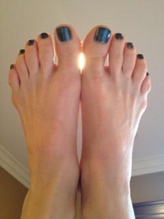 Dina Meyer feet photo thumbnail