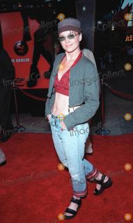 Dina Meyer feet photo thumbnail