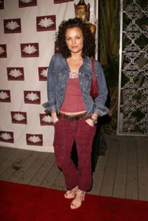 Dina Meyer feet photo thumbnail