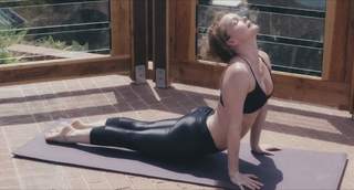 Dina Meyer feet photo thumbnail