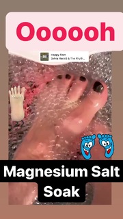 Dina Meyer feet photo thumbnail