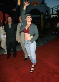 Dina Meyer feet photo thumbnail