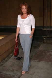 Dina Meyer feet photo thumbnail