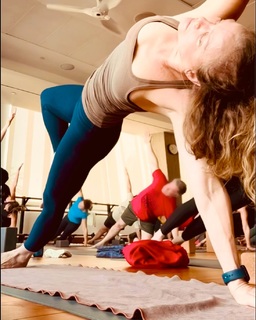Dina Meyer feet photo thumbnail